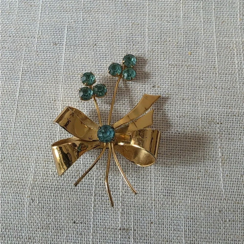 Vintage Coro Sterling - Brooch Silver w/ gold plating.
